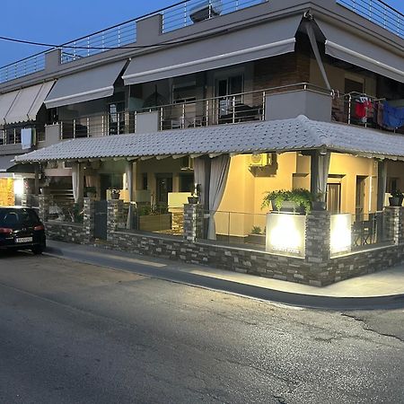 Avra Comfort Rooms - Family Nea Poteidaia Exterior foto