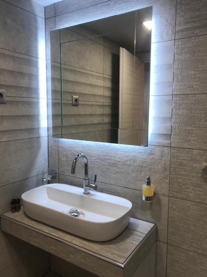 Avra Comfort Rooms - Family Nea Poteidaia Exterior foto