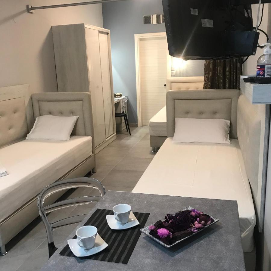 Avra Comfort Rooms - Family Nea Poteidaia Exterior foto