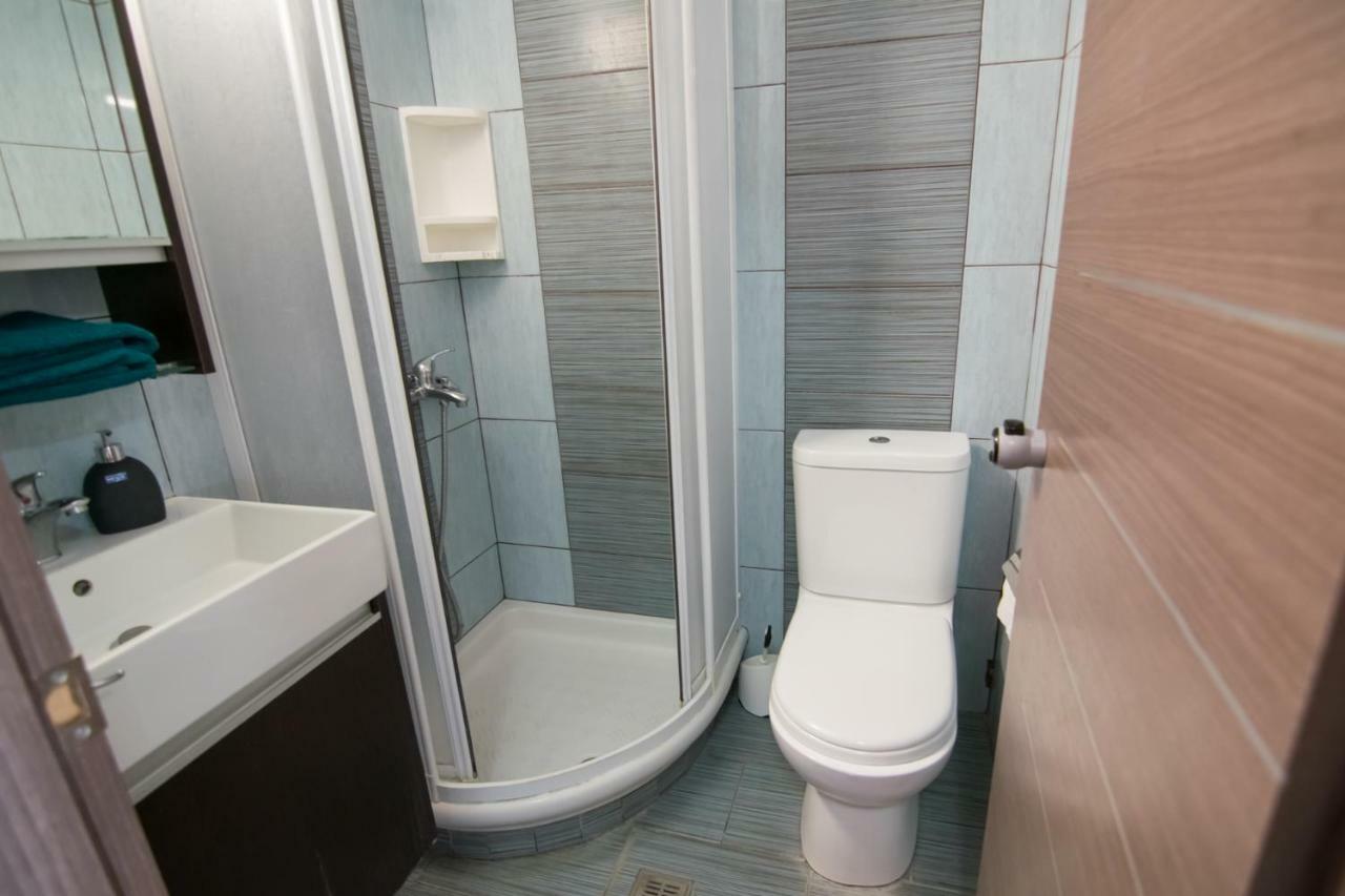 Avra Comfort Rooms - Family Nea Poteidaia Exterior foto
